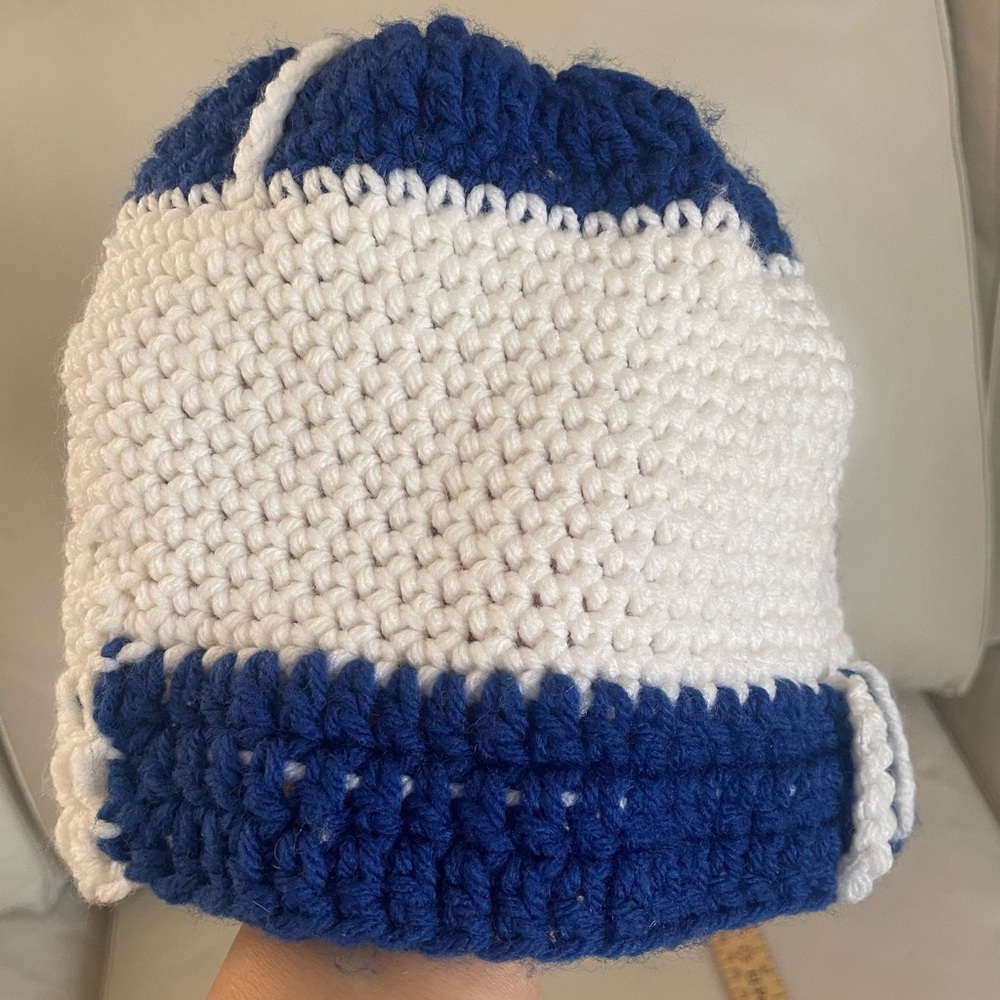 Handmade R2D2 beanie - Picture 4 of 5